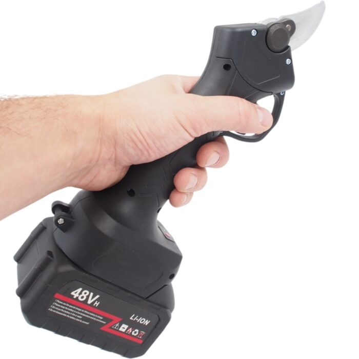 akumuliatorinis-sekatorius-1.jpg akumuliatorinis-sekatorius-1.jpg