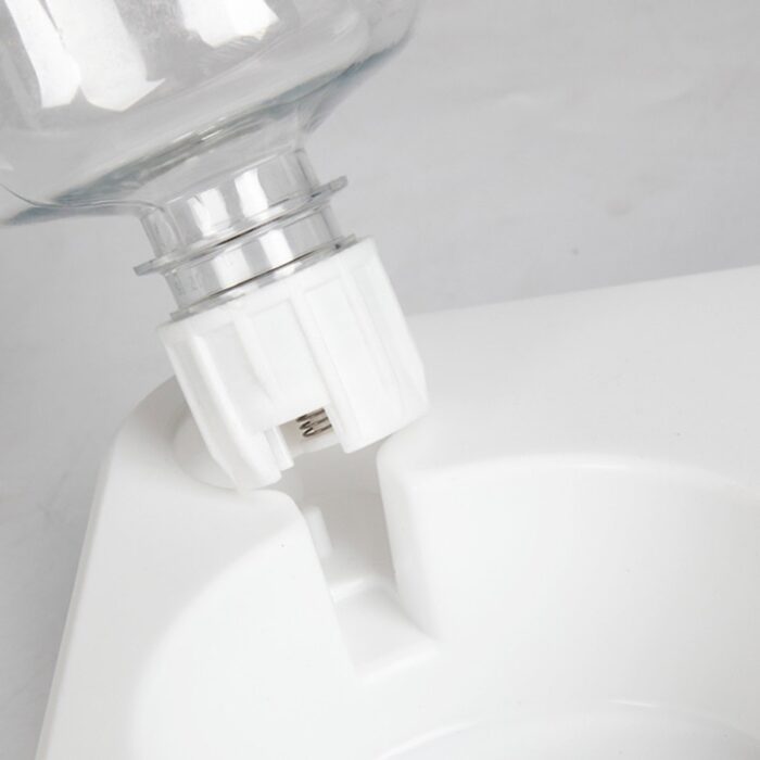 automatinis-vandens-dozatorius-ir-maisto-dubuo-katems-3.jpg automatinis-vandens-dozatorius-ir-maisto-dubuo-katems-3.jpg