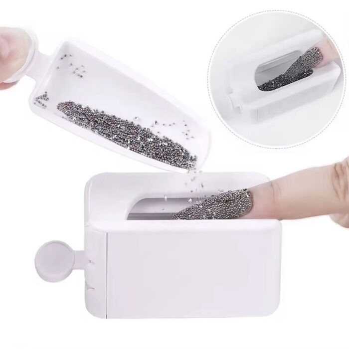 dezute-nagu-dekoracijoms-ir-blizguciams.jpg dezute-nagu-dekoracijoms-ir-blizguciams.jpg