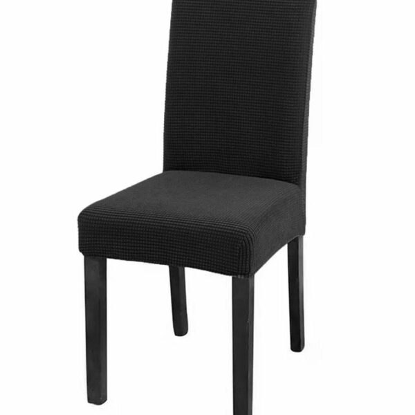 Juodas kėdės užvalkalas