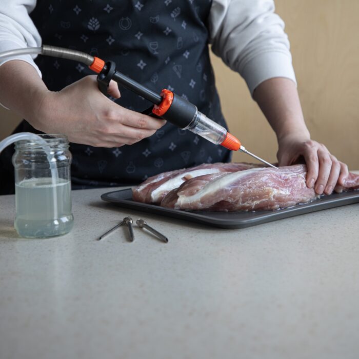 mesos-injektorius-su-adatu-rinkiniu-ir-zarna-10.jpg mesos-injektorius-su-adatu-rinkiniu-ir-zarna-10.jpg