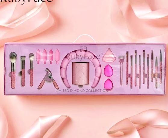 Makiažo rinkinys "WOW"