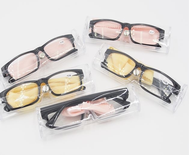 Progresiniai akiniai skaitymui +3,00