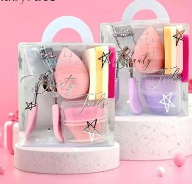 Rinkinys makiažui TR2069